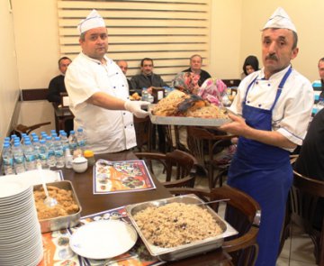  Hindi Dolması Mavi Köşe’de yenir